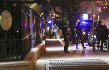 Die Putschisten haben dasGouverneursamt  in Istanbul angegriffen