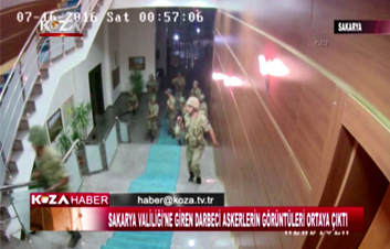 Los golpistas atacaron  a la Oficina de Gobernador de Sakarya.